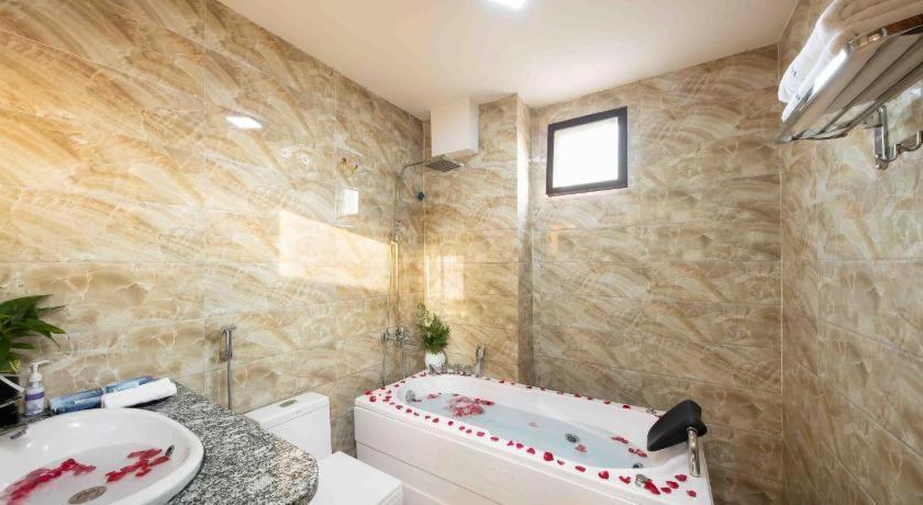 Hanoi Airport Premium Hotel Екстер'єр фото