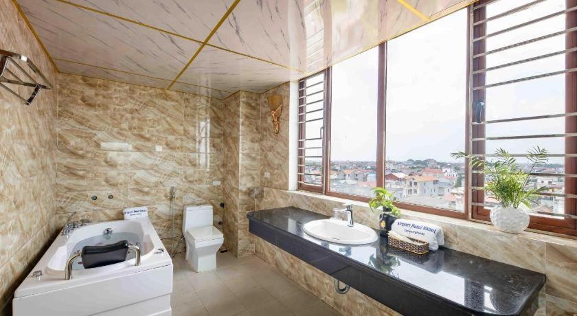 Hanoi Airport Premium Hotel Екстер'єр фото