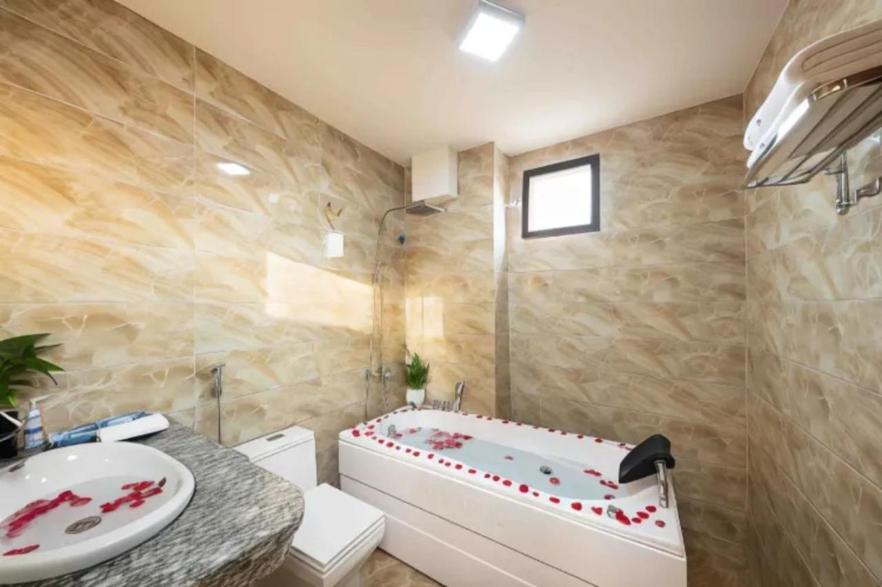 Hanoi Airport Premium Hotel Екстер'єр фото